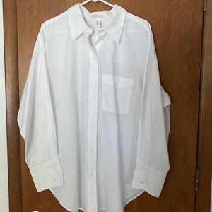 H&M NWT Xl button down long sleeved blouse.